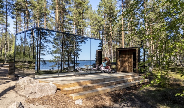 ÖÖD Versso mirror hourse RÄSYMATTO nature getaway