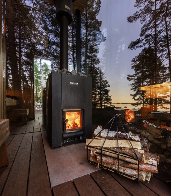 ÖÖD Versso mirror hourse RÄSYMATTO nature getaway