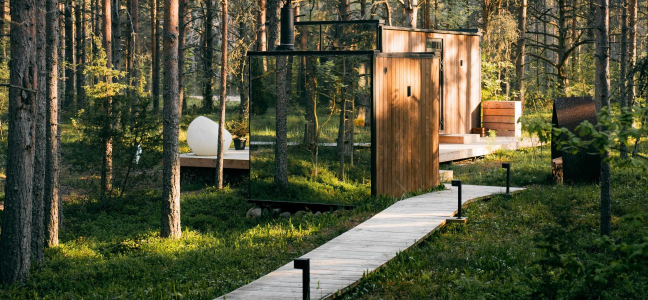 Laheranna ÖÖD hotel by Long Long Huang