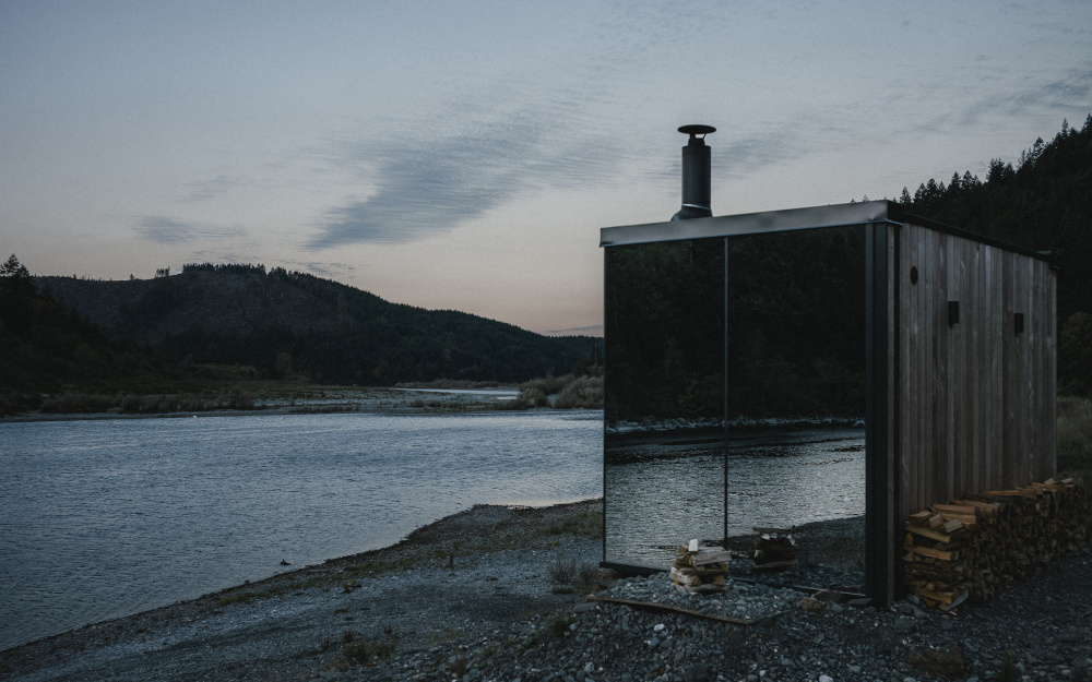 Oregon Ritz Sauna Luxury Glass Cabin on the Rogue River | Mirror House Retreat with Spa ...